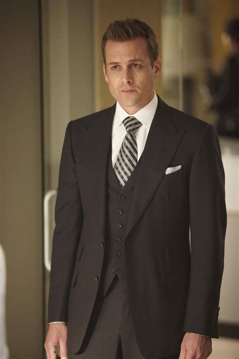 harvey specter 3 piece suit.